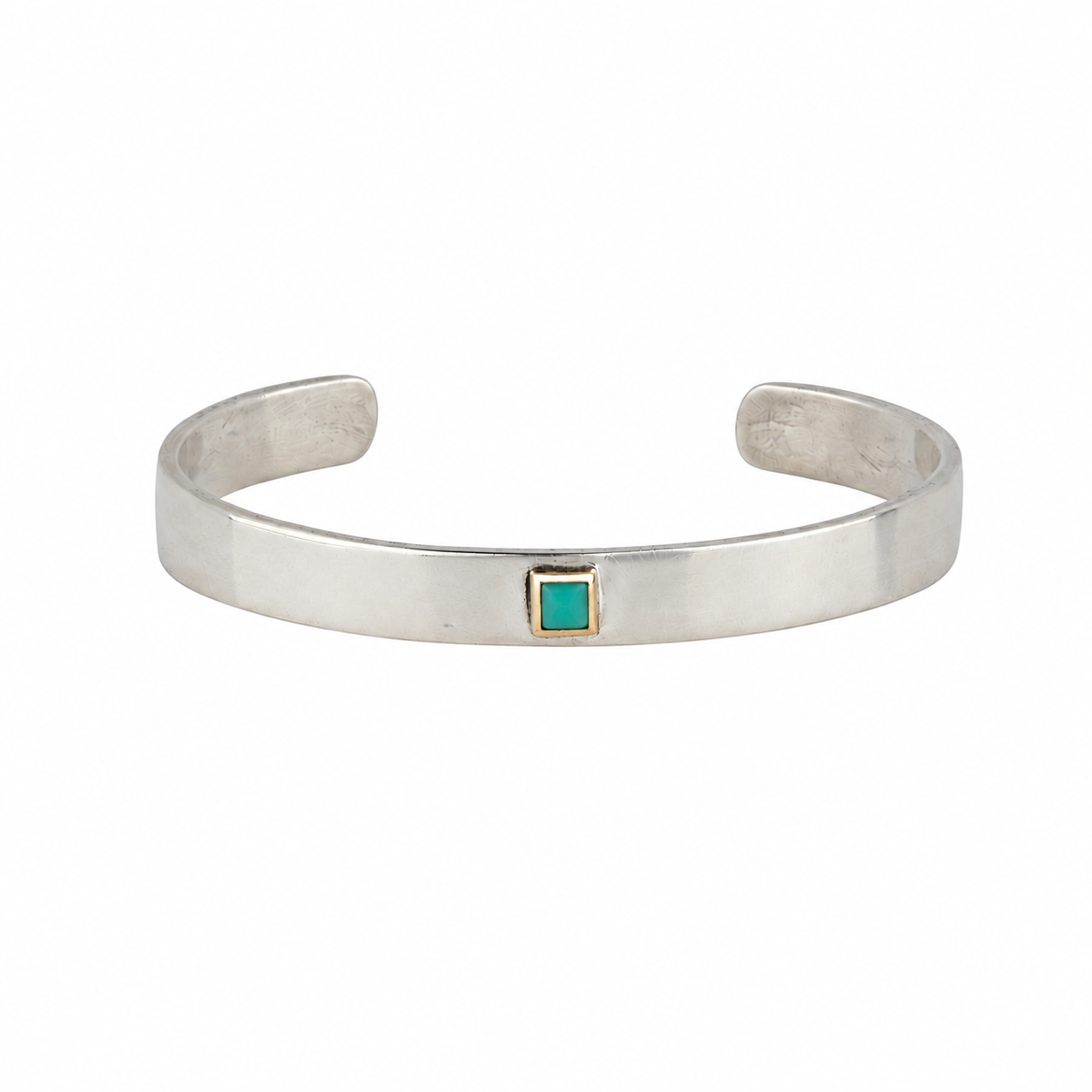 Dennis Hogan Center Cuff