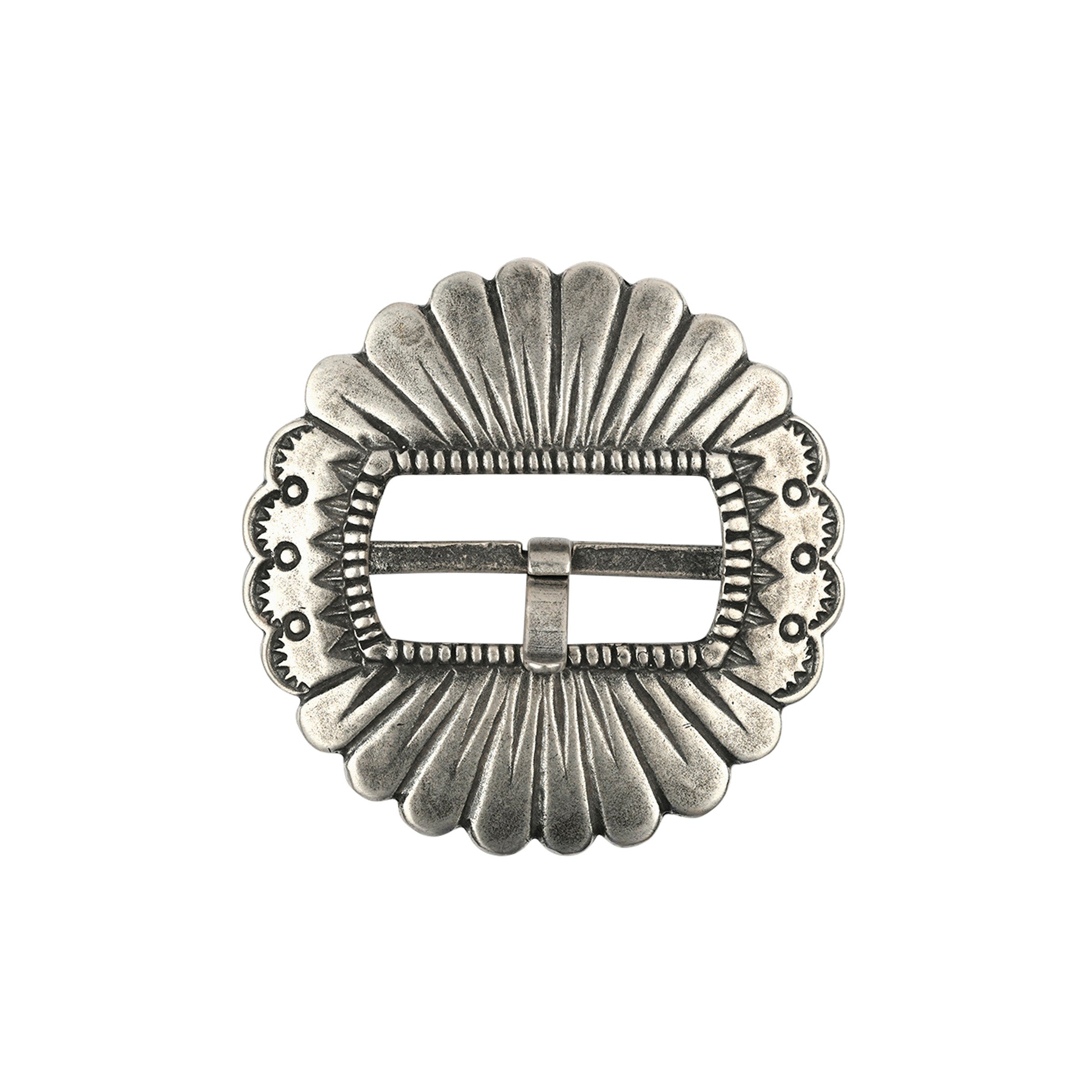 Circular shape with scalloped detailing belt buckle.